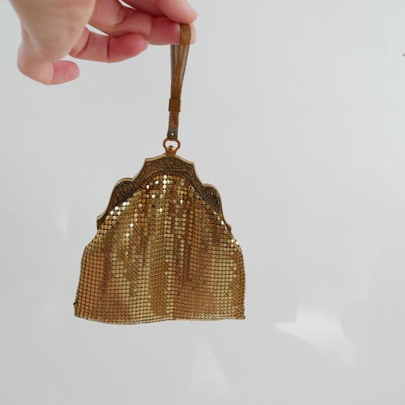 Whiting & Davis Gold Mesh Bag Antique 1950s Evening Bag Clutch Mini-Bag Petite - Picture 2 of 15